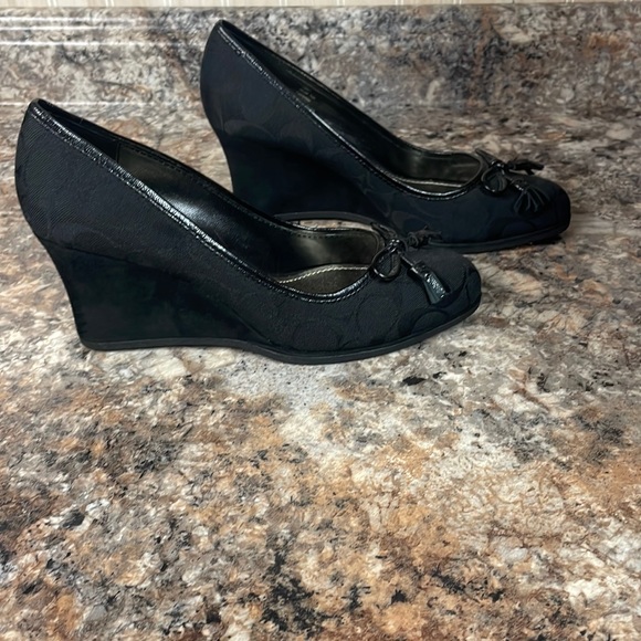 🖤NWT Coach Women’s Irene Wedge Size 7.5 Black🖤 - Picture 2 of 8